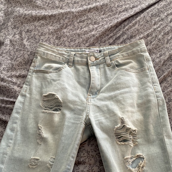 Ripped Skinny Jeans - Picture 4 of 6